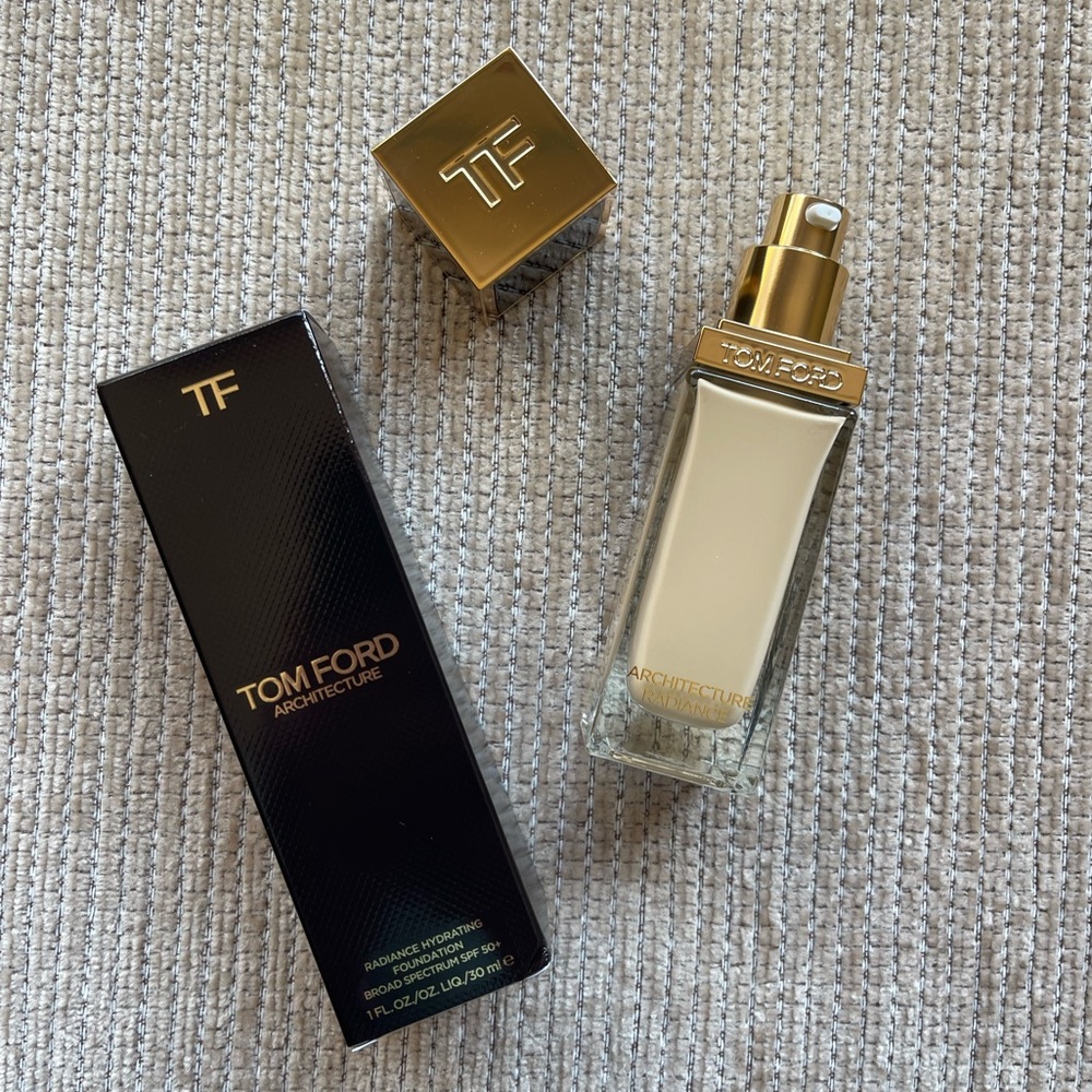 Tom Ford Architecture Hydrating Foundation - 5.5W Bone
